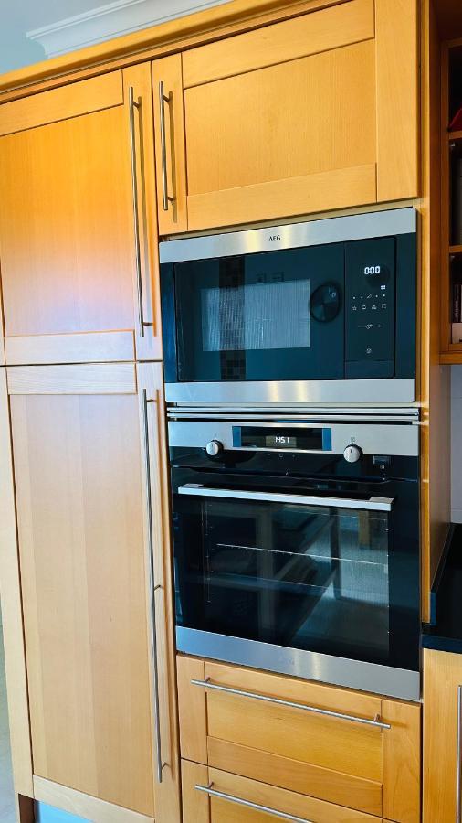 Amazing 2 Bedroom Apartment Near Beach With Pool 라고스 외부 사진