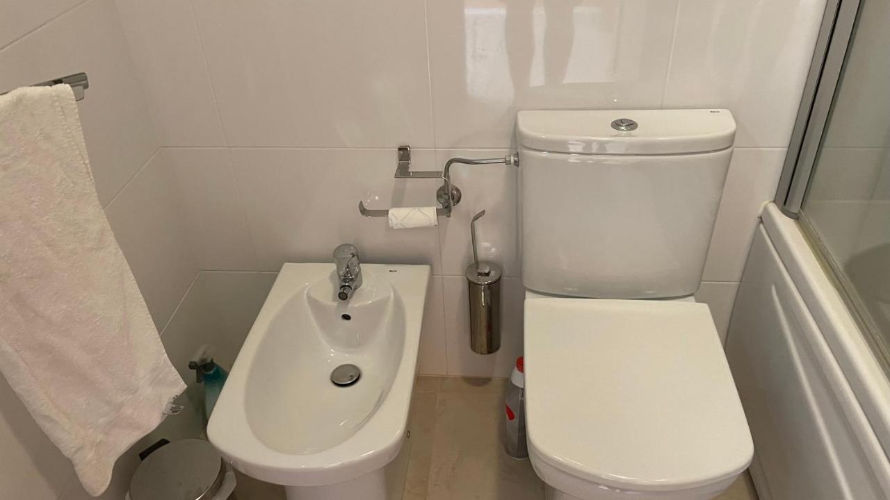 Amazing 2 Bedroom Apartment Near Beach With Pool 라고스 외부 사진