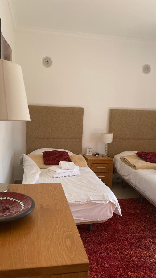 Amazing 2 Bedroom Apartment Near Beach With Pool 라고스 외부 사진