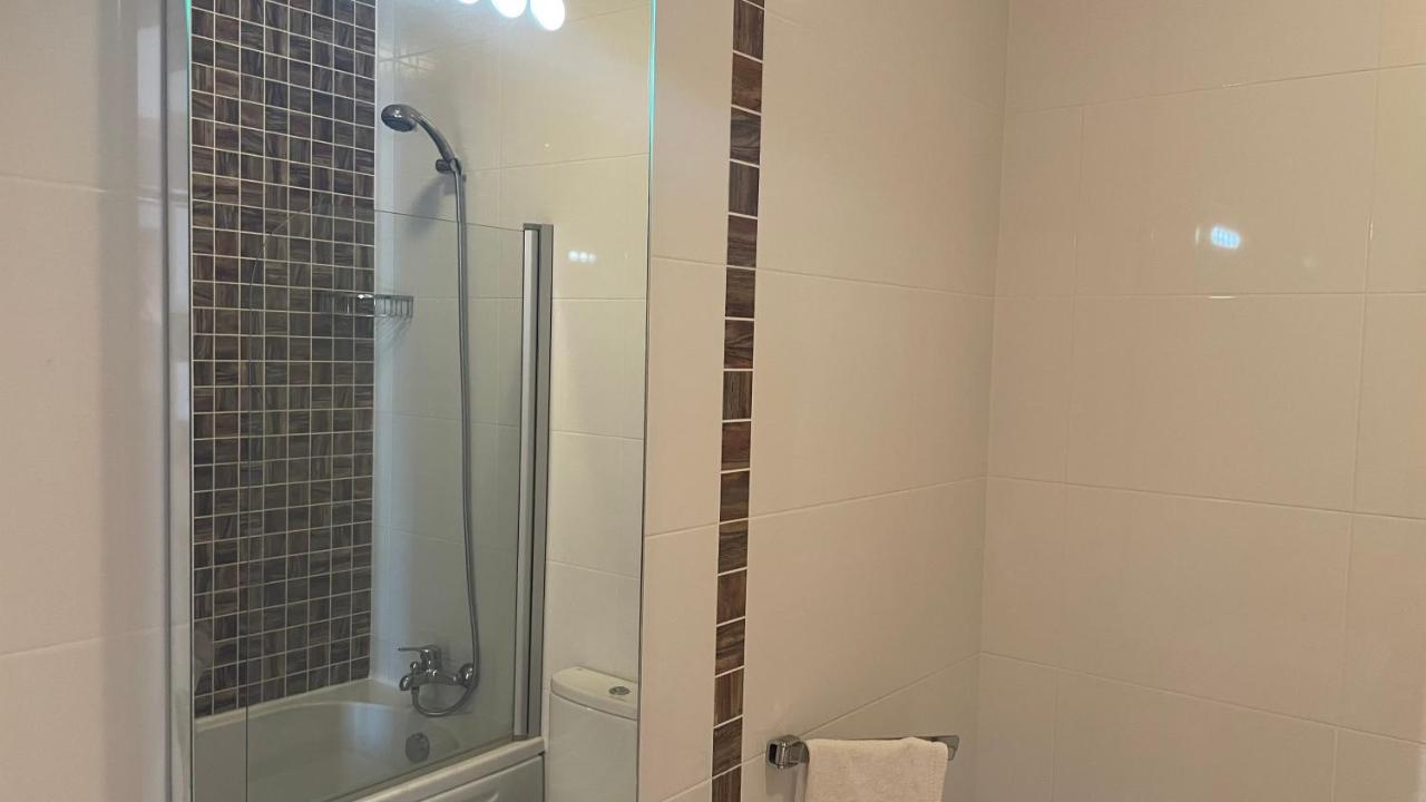 Amazing 2 Bedroom Apartment Near Beach With Pool 라고스 외부 사진